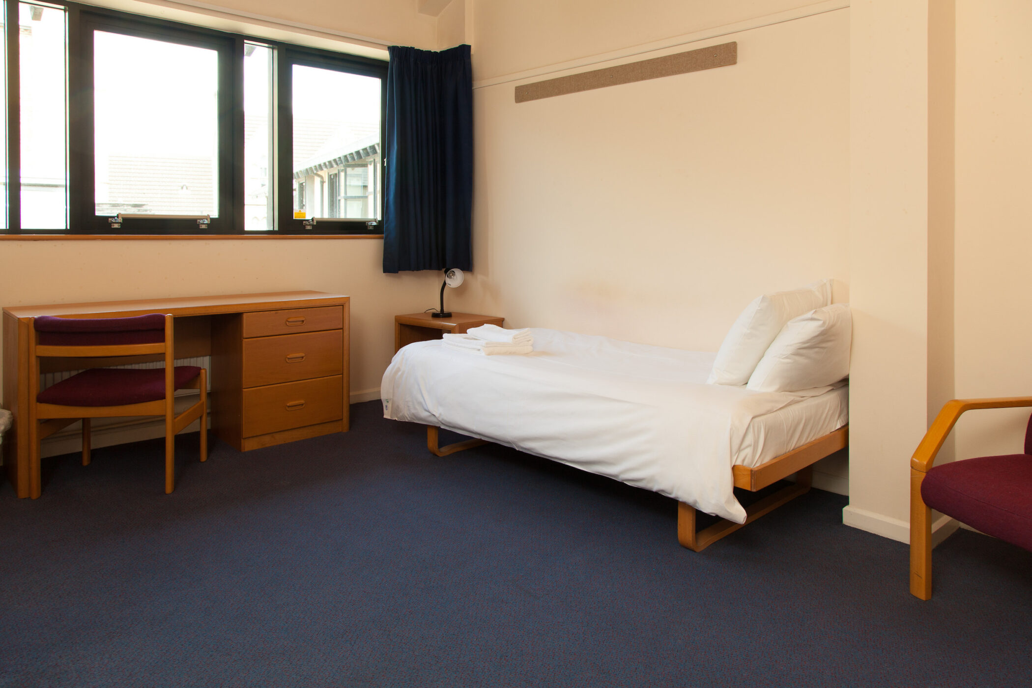 Conferences_B&B_Accommodation_single shared facilities room_DHQ