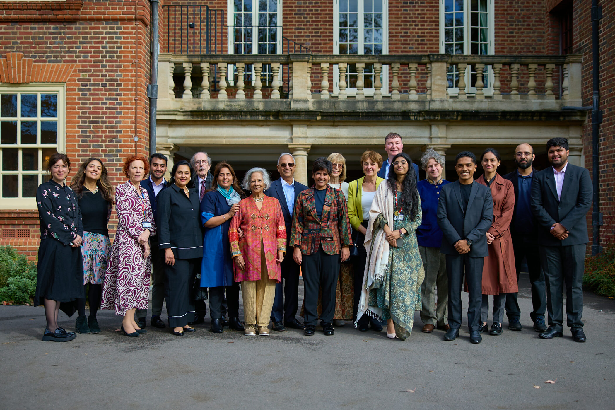 Dr Gita Piramal, with family and friends and members of Somerville and the Oxford India Centre
