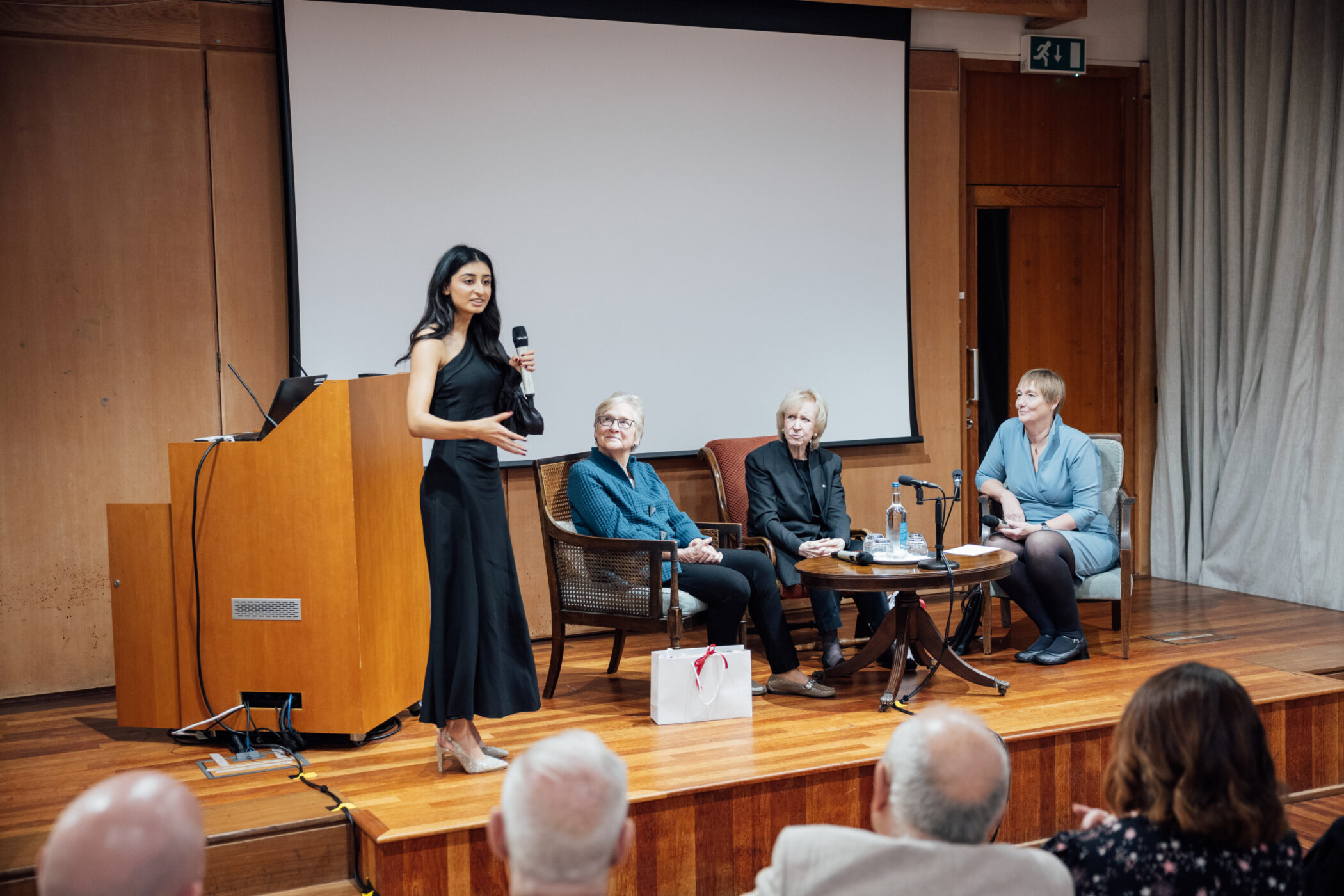 MTST Scholar and DPhil Law student Zoya Yasmine offers thanks at the end of the evening