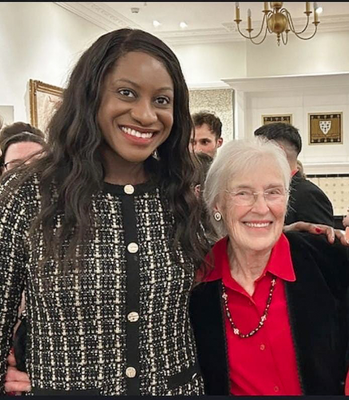 Afua meets her former Organic Chemistry tutor, Dr Jo Peach, at the Somerville College Foundation Day Dinner