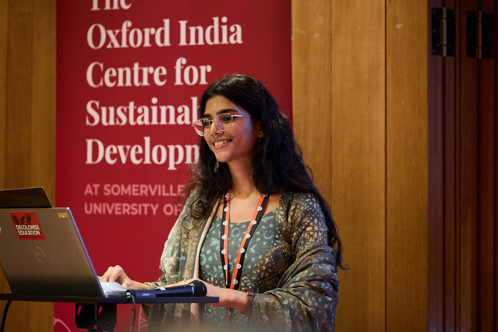 OICSD Scholar Sanjana Choudhary addressing an audience at Somerville College